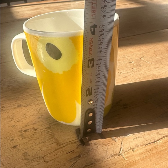 Marimekko Oiva Unikko Mug – Yellow Floral - Picture 5 of 6